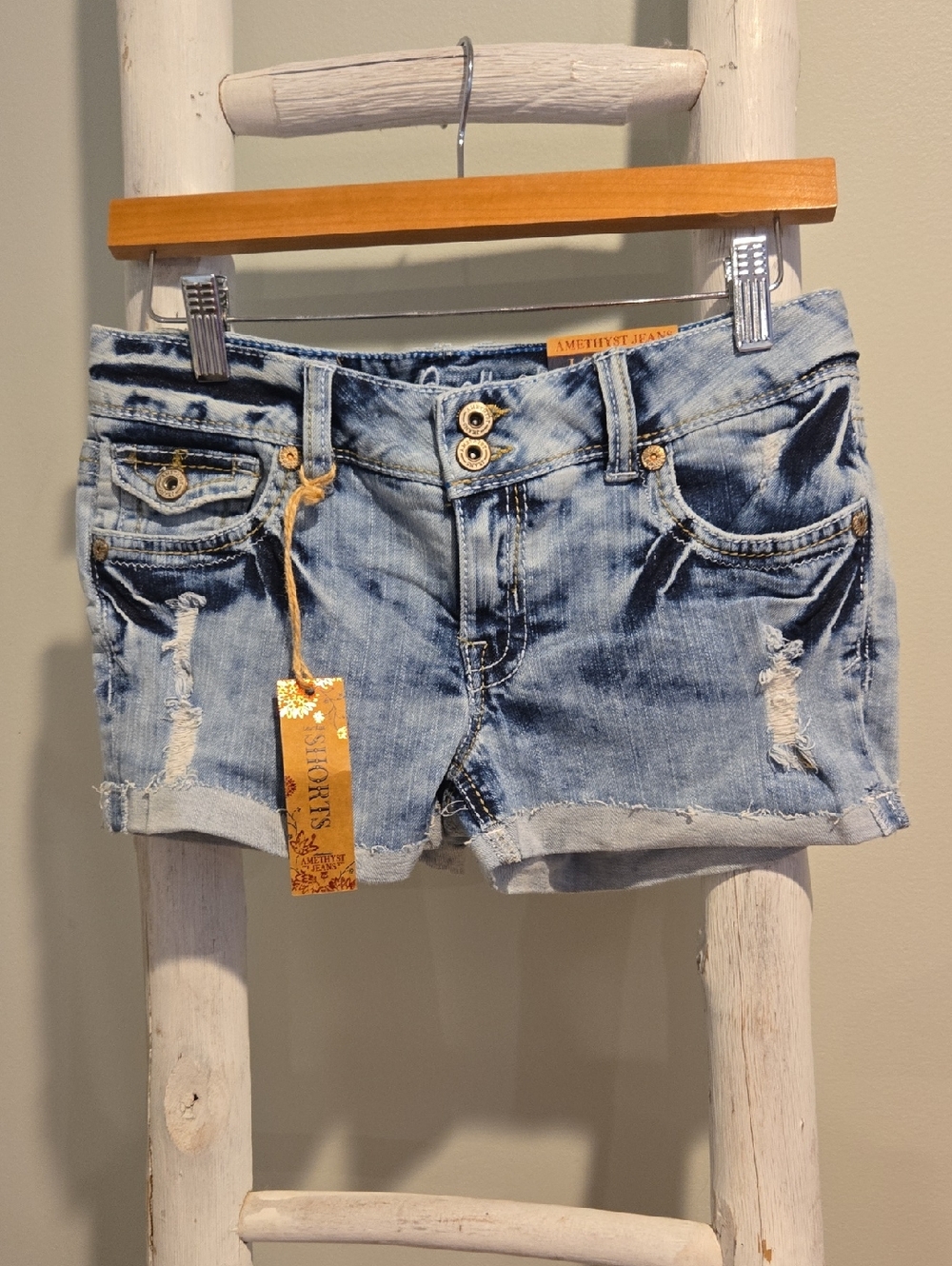 Amethyst Jeans Light Blue Distressed Rolled-Hem Denim Shorts Low Rise Size 7